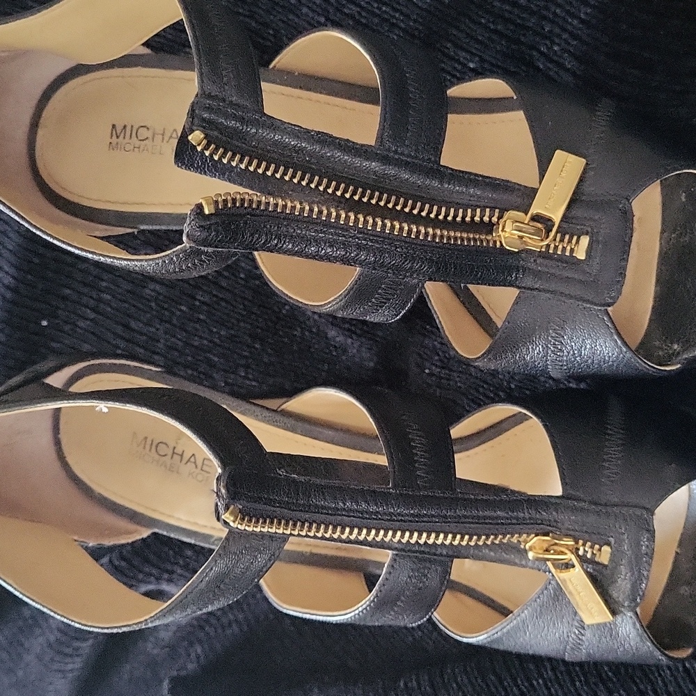 Micheal Micheal Kors Zip Heels